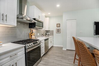 1014 11th St in Galveston, TX - Foto de edificio - Building Photo