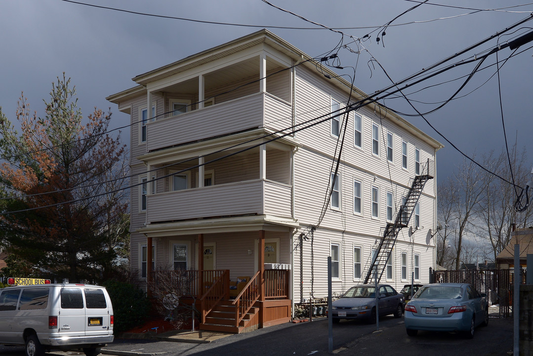 9-11 Broad St in Brockton, MA - Building Photo