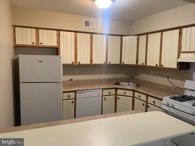 2840 Brighton Pl in Philadelphia, PA - Building Photo - Building Photo