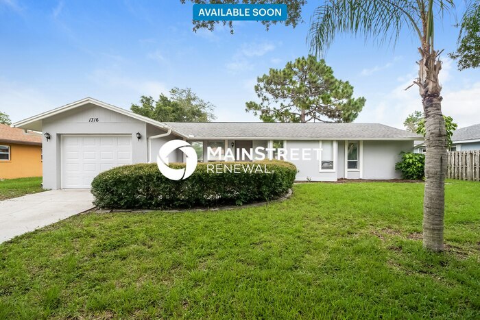 1316 Whispering Ln in Venice, FL - Building Photo