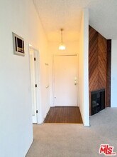 3325 Bagley Ave-Unit -201 in Los Angeles, CA - Building Photo - Building Photo