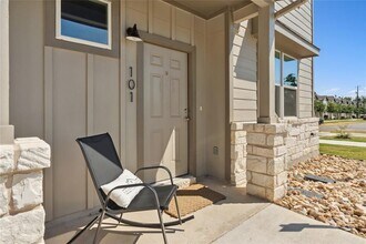 520 Powell Dr in Leander, TX - Building Photo - Building Photo