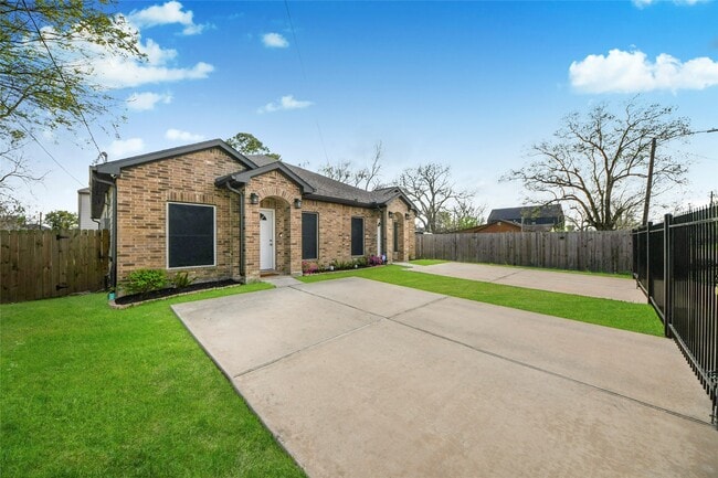 7980 Ethel St in Houston, TX - Building Photo - Building Photo