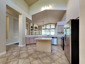 703 Grand Canyon Dr in Valrico, FL - Foto de edificio - Building Photo