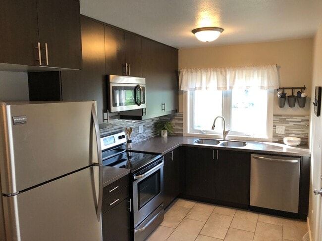 property at 1607 Plymouth Ave