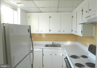 4608 31st Rd S-Unit -B1 in Arlington, VA - Foto de edificio - Building Photo