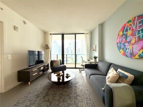 1600 NE 1st Ave in Miami, FL - Building Photo - Building Photo