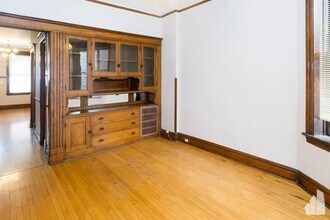 2523 N California Ave, Unit # 02 in Chicago, IL - Building Photo - Building Photo