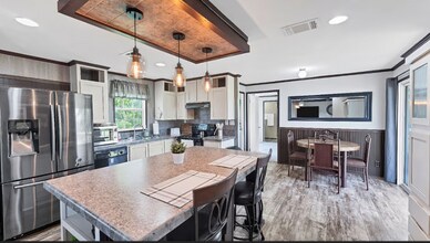 865 Pleasant Acres Dr in Seguin, TX - Building Photo - Building Photo