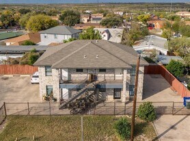 4102 Eagle Pass Ave in Laredo, TX - Building Photo