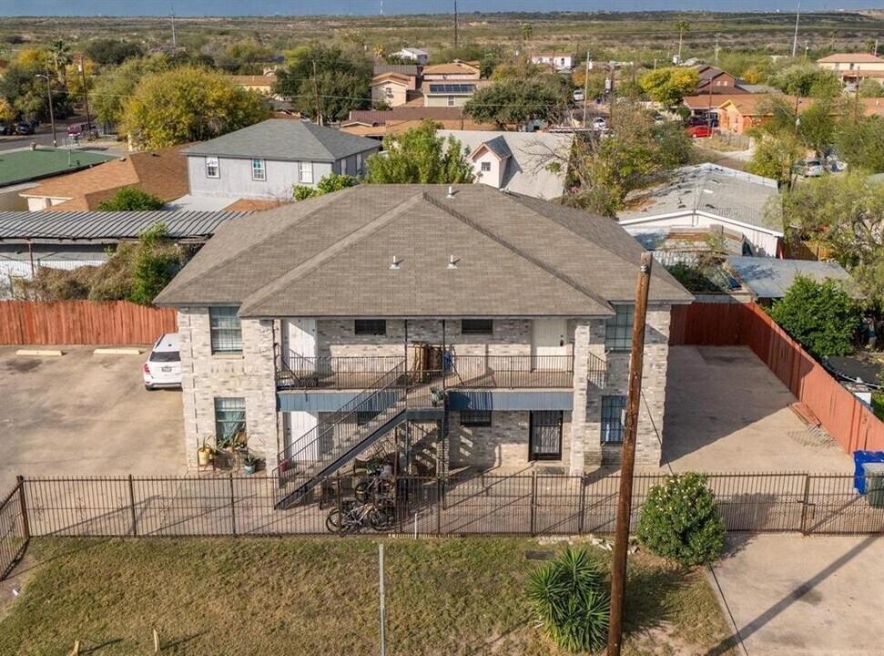 4102 Eagle Pass Ave in Laredo, TX - Building Photo