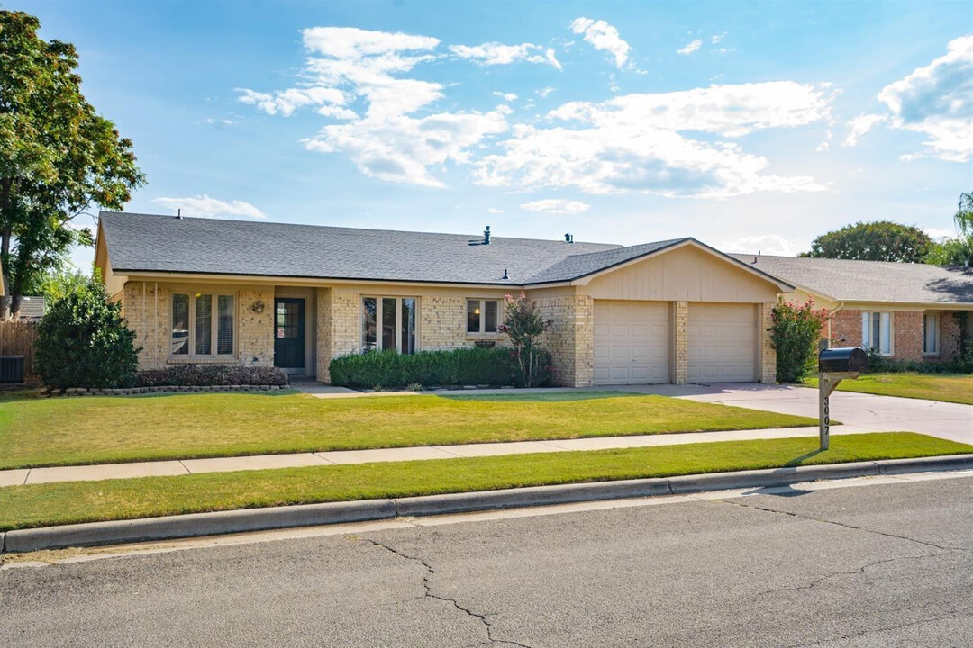 3007 92nd St in Lubbock, TX - Building Photo