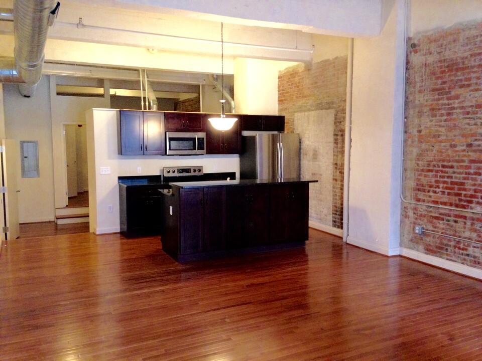 311 W Baltimore St, Unit 104 in Baltimore, MD - Building Photo