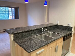 1327 W 25th Ave in Anchorage, AK - Building Photo - Building Photo