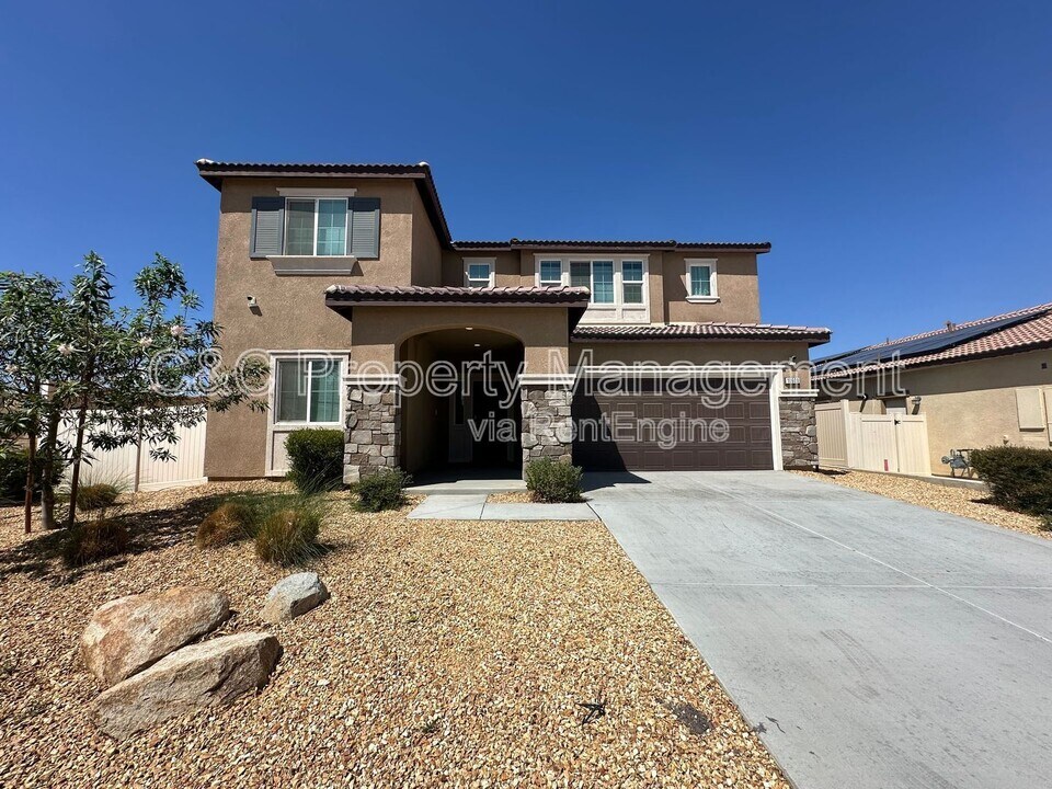 10608 Appaloosa Ave in Hesperia, CA - Building Photo