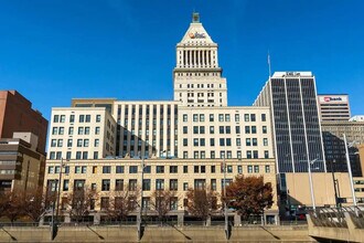 309 Vine St in Cincinnati, OH - Foto de edificio - Building Photo