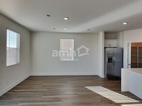 10116 Cv Mountain St in Las Vegas, NV - Foto de edificio - Building Photo