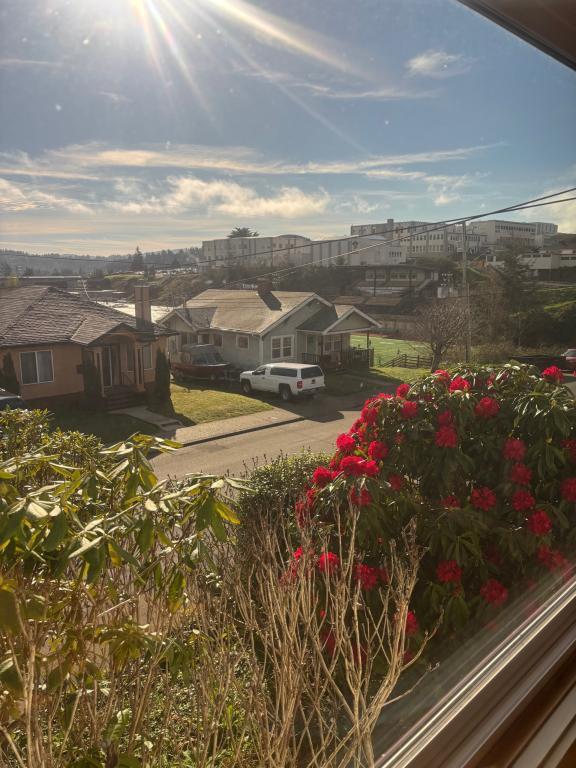 663 S 11th St in Coos Bay, OR - Building Photo - Building Photo
