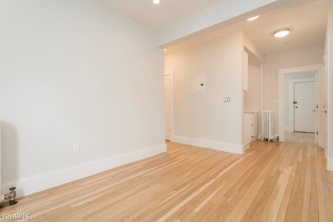 8 Elko St-Unit -Apt 8 in Boston, MA - Building Photo - Building Photo