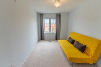 2151 Forest Gate Park in Oakville, ON - Building Photo - Building Photo