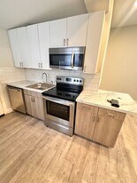 4931 Walnut St in Philadelphia, PA - Building Photo