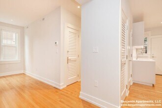 17 Forest St, Unit 03 in Cambridge, MA - Building Photo - Building Photo