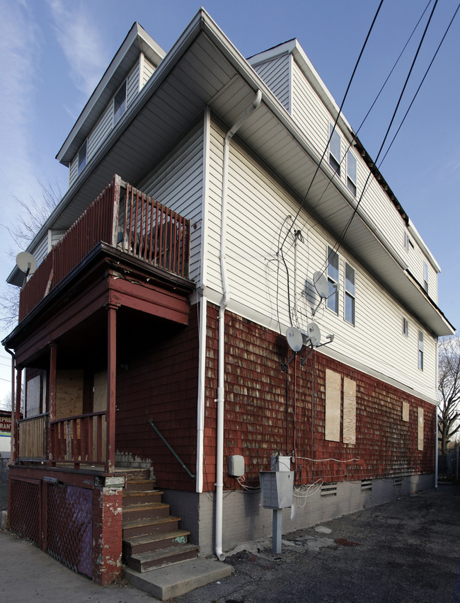 540-542 Cranston St in Providence, RI - Foto de edificio - Building Photo