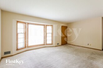 9303 E 81st Terrace in Raytown, MO - Foto de edificio - Building Photo