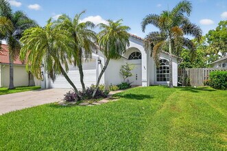 1891 Oak Berry Cir in Wellington, FL - Building Photo - Building Photo