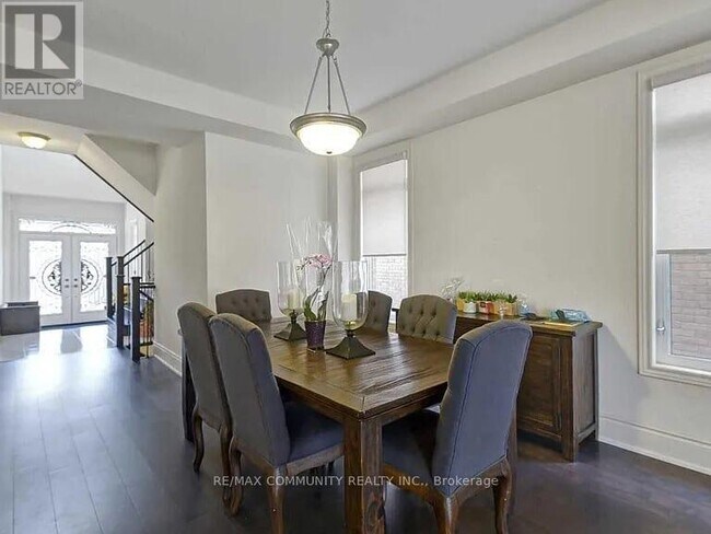 4 Parker Ln in New Tecumseth, ON - Building Photo - Building Photo