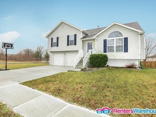 property at 419 Wildflower Ln