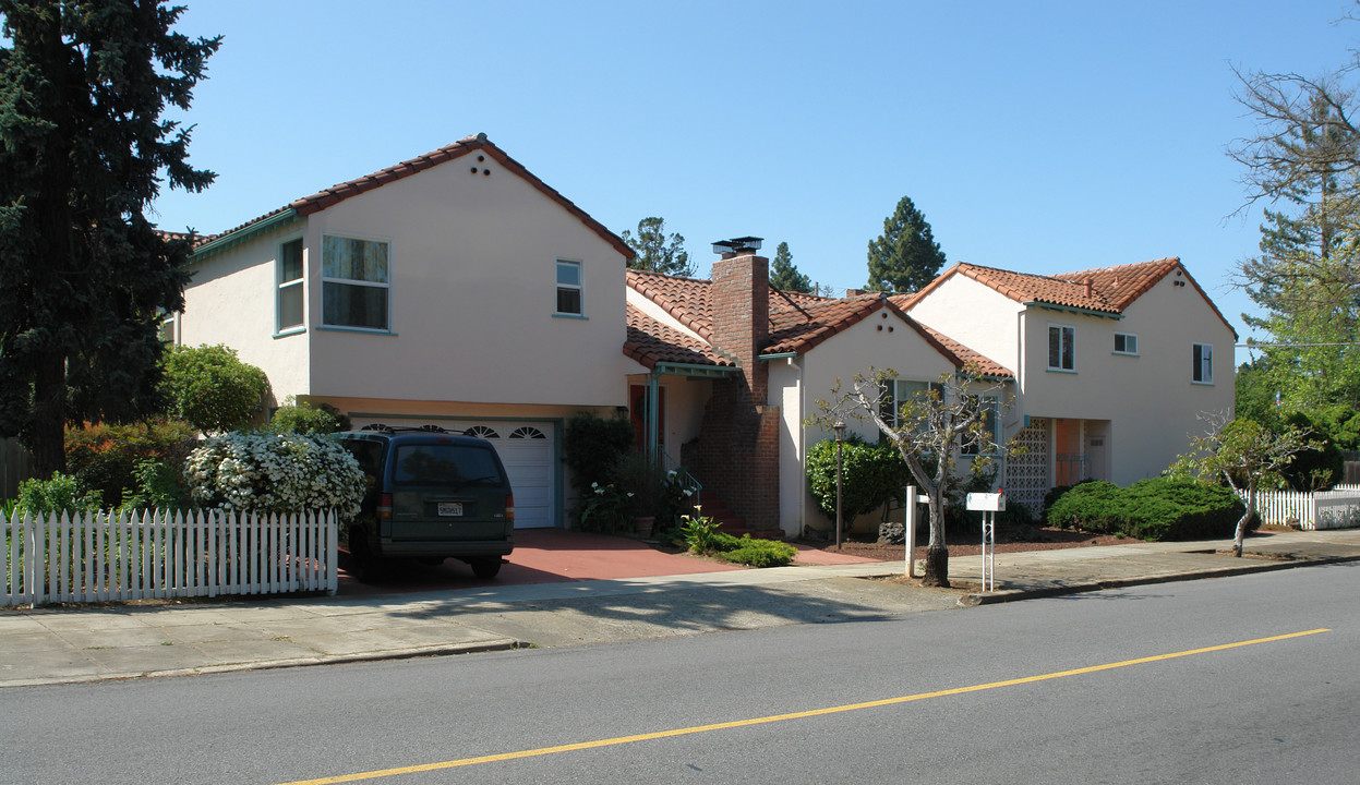 Village Cuesta in Los Altos, CA - Building Photo