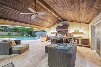 18618 Point Lookout Dr in Houston, TX - Building Photo - Building Photo