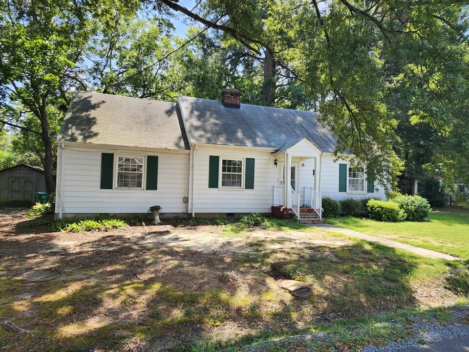 115 N Cedar Ave in Highland Springs, VA - Building Photo