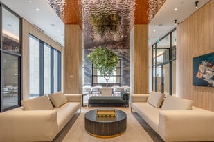 Carré Windsor in Montréal, QC - Building Photo