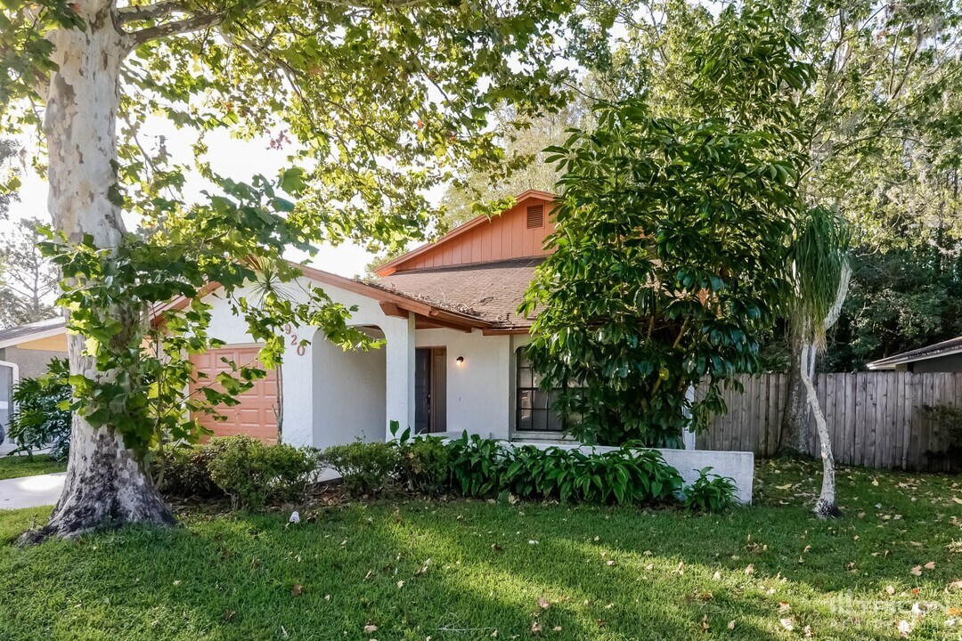 4920 Traskwood Ct in Tampa, FL - Building Photo