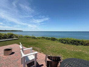 54505 County Rd 48 in Southold, NY - Foto de edificio - Building Photo