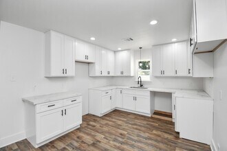 8221 Hezekiah Ln in Houston, TX - Building Photo - Building Photo