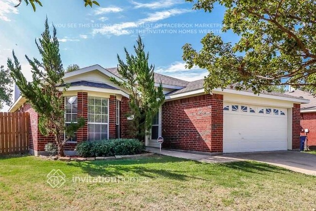 1044 Waterview Dr in Little Elm, TX - Foto de edificio - Building Photo