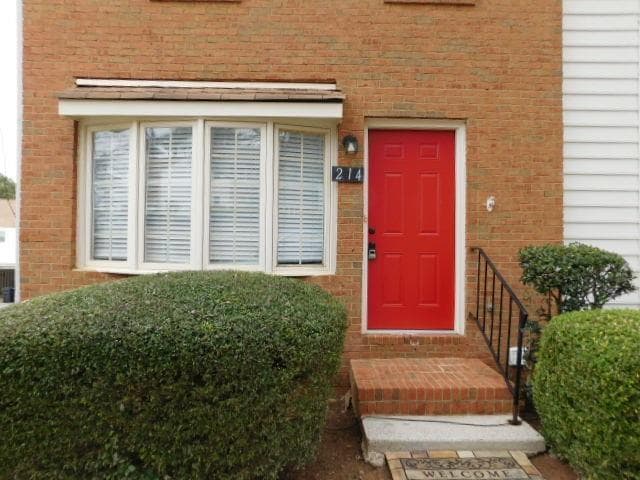 214 High Creek Dr in Roswell, GA - Building Photo - Building Photo