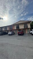 7989 NW 7th St in Miami, FL - Building Photo