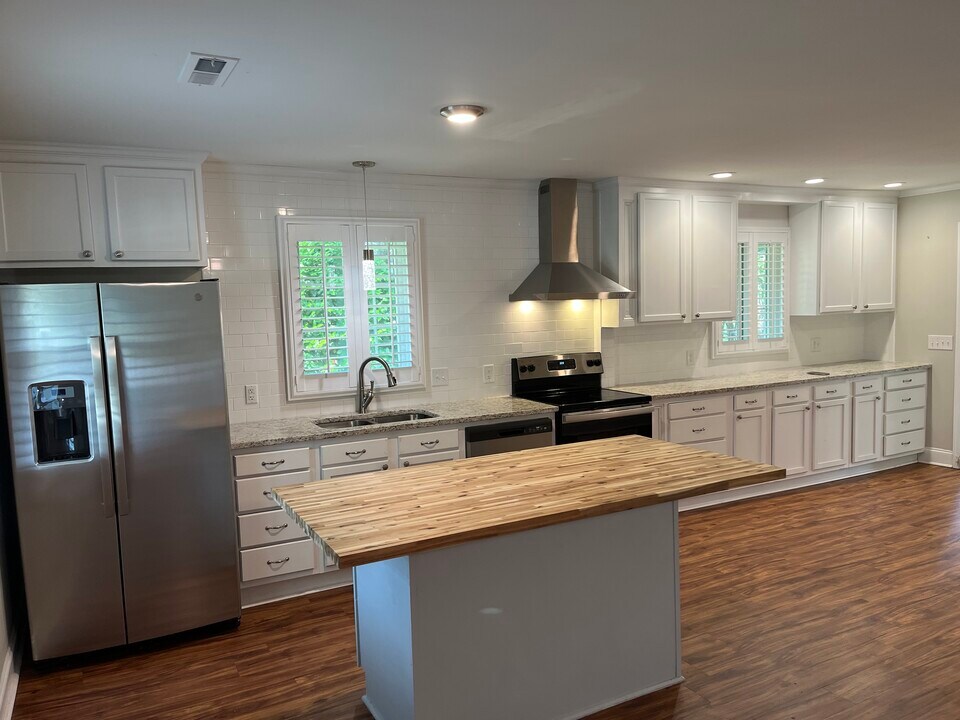 810 Wannamaker Ave in Florence, SC - Building Photo