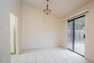 1006 Minturn Ln in Austin, TX - Building Photo - Building Photo