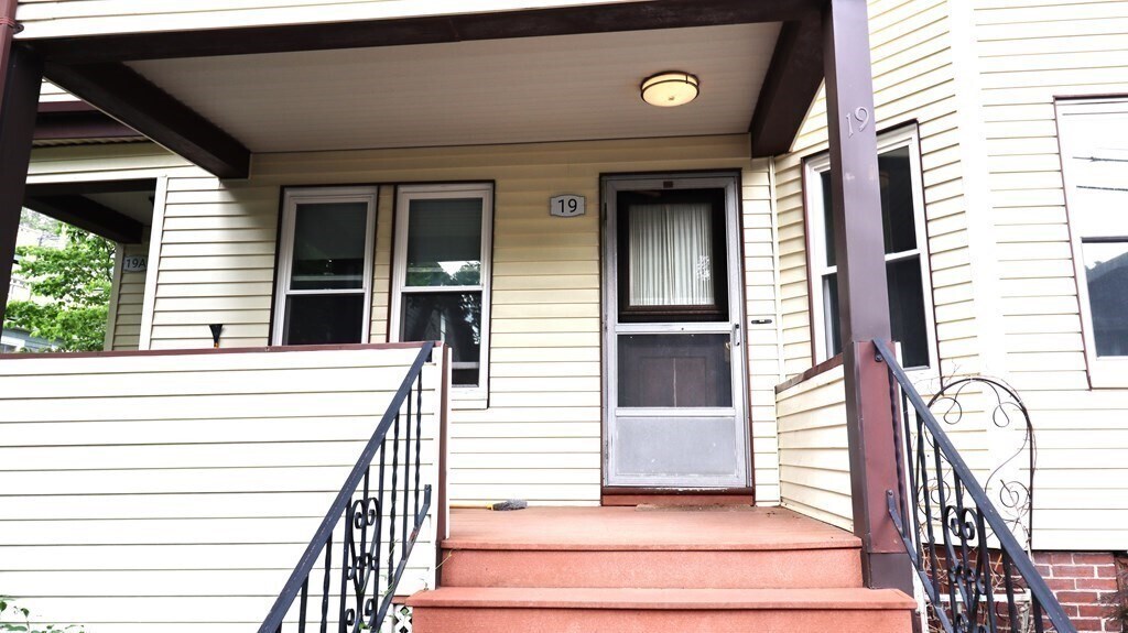 19 Harvard St in Somerville, MA - Building Photo