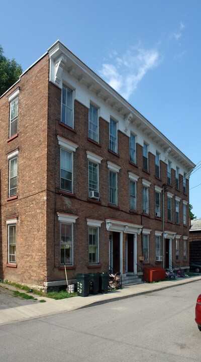 32-36 Division St in Fort Plain, NY - Foto de edificio