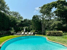 140 Little Plains Rd in Southampton, NY - Building Photo