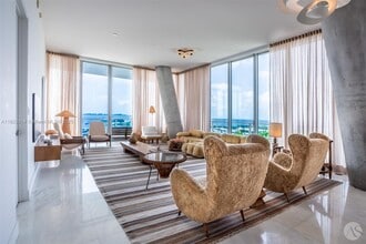2675 S Bayshore Dr in Miami, FL - Building Photo - Building Photo