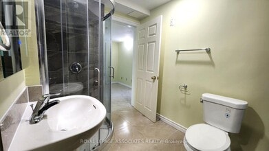 31 Hoptree Ave in Toronto, ON - Building Photo - Building Photo