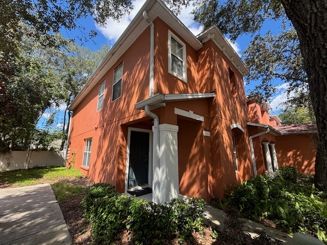 10804 Kensington Park Ave in Riverview, FL - Foto de edificio