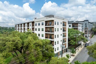 Cascade Condominiums in Austin, TX - Building Photo - Building Photo